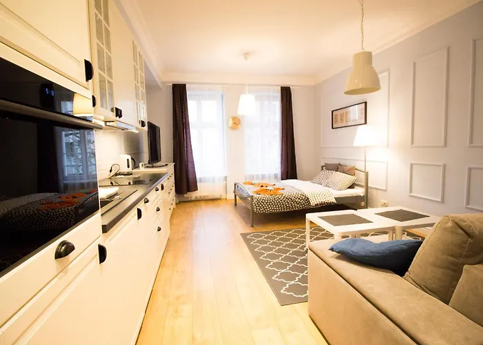 Happyestate -ul Laciarska 31 *